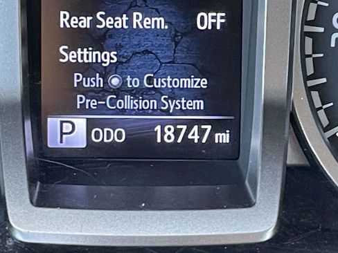 Used 2023 Toyota Tacoma SR5 w/ Technology Package image 23