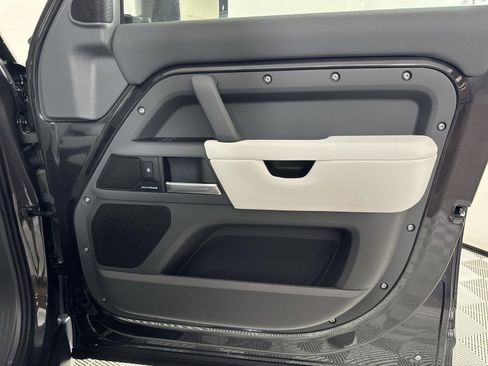 New 2025 Land Rover Defender 130 S image 32