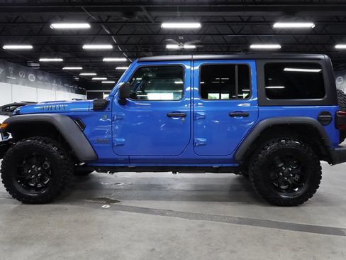 Used 2024 Jeep Wrangler Unlimited AWD/4WD image 2