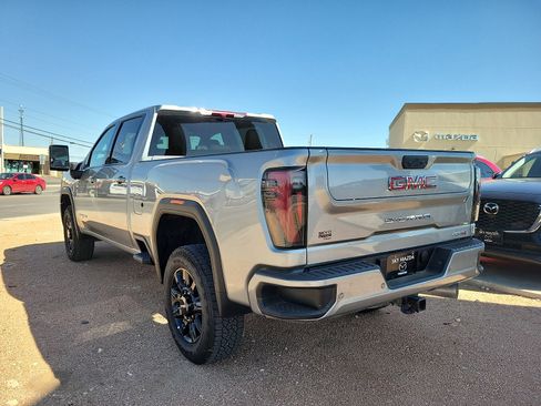 Used 2025 GMC Sierra 2500 AT4 AWD/4WD image 5