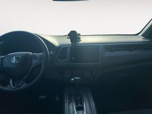 Used 2019 Honda HR-V Sport image 10
