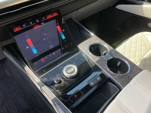 Used 2025 Cadillac Escalade ESV V image 24