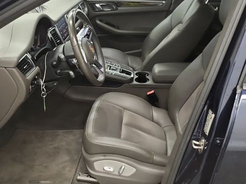 Used 2018 Porsche Macan Sport Edition AWD/4WD image 4