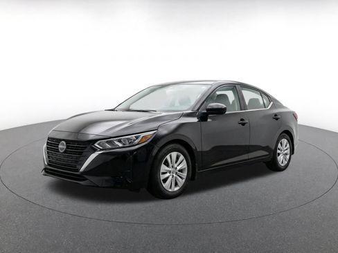 Used 2025 Nissan Sentra S FWD image 3