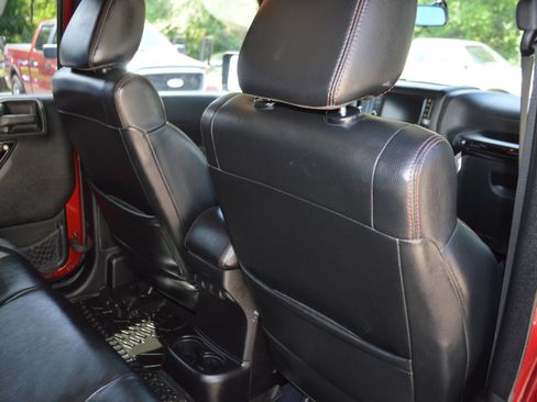 Used 2012 Jeep Wrangler Unlimited Sahara AWD/4WD image 25
