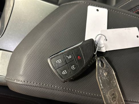 Used 2025 Chevrolet Equinox EV RS image 20