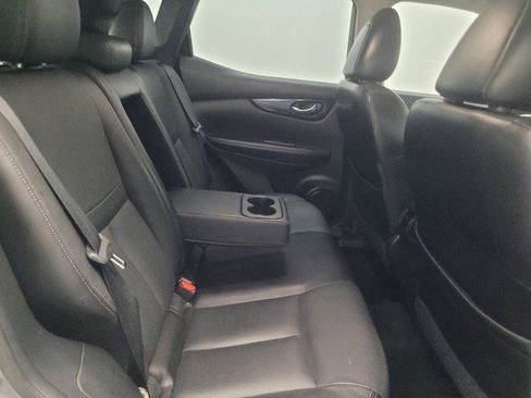 Used 2017 Nissan Rogue Sport SL FWD image 19