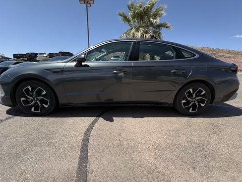Used 2024 Hyundai Sonata SEL FWD image 2