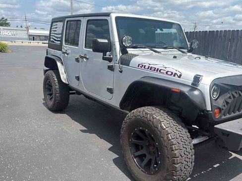 Used 2012 Jeep Wrangler Unlimited Rubicon AWD/4WD image 2