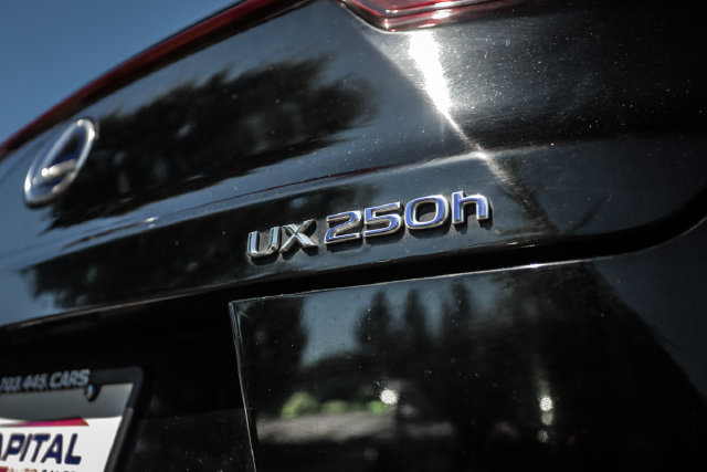Used 2022 Lexus UX 250h w/ Accessory Package (Z1) AWD/4WD image 19