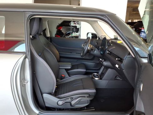 Used 2025 MINI Cooper S FWD image 17