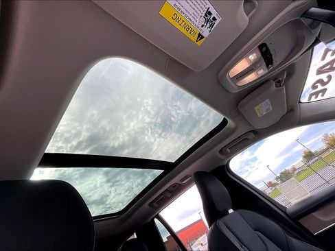 Used 2025 Volvo XC90 B5 Plus w/ Protection Package Premier image 25