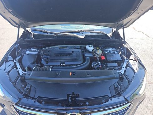 Used 2023 Buick Envision Essence AWD/4WD image 2