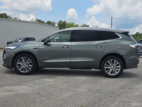 Used 2023 Buick Enclave Avenir w/ Avenir Technology Package FWD image 2