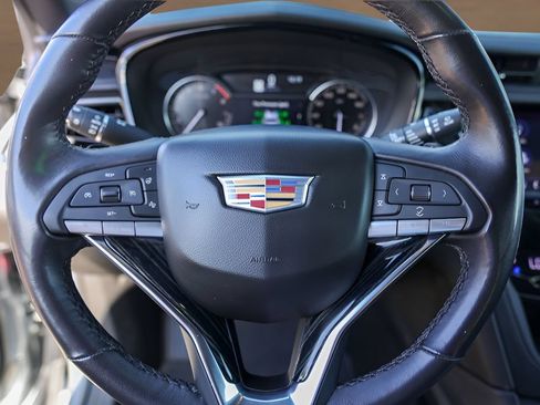 Certified 2025 Cadillac XT6 Premium Luxury AWD/4WD image 11