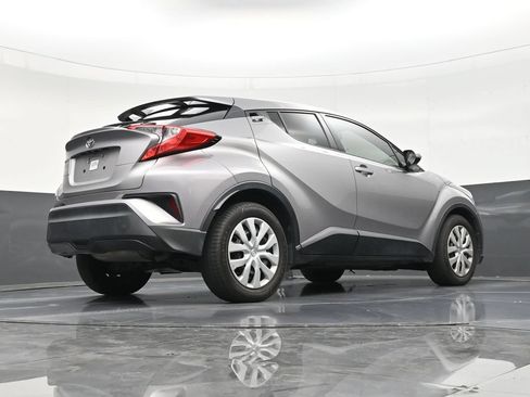 Used 2020 Toyota C-HR LE FWD image 24