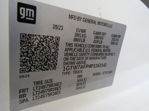 Used 2023 GMC Savana 2500 w/ Driver Convenience Package image 15