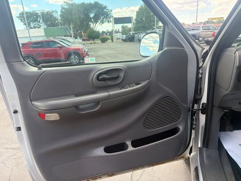Used 2001 Ford F150 Lariat AWD/4WD image 21