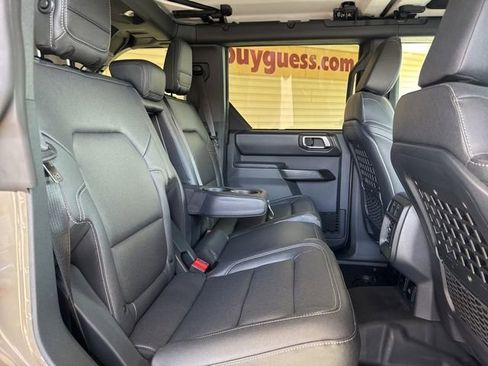 New 2025 Ford Bronco Badlands image 4