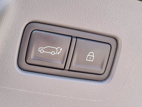 Used 2024 Hyundai Santa Fe Limited FWD image 8
