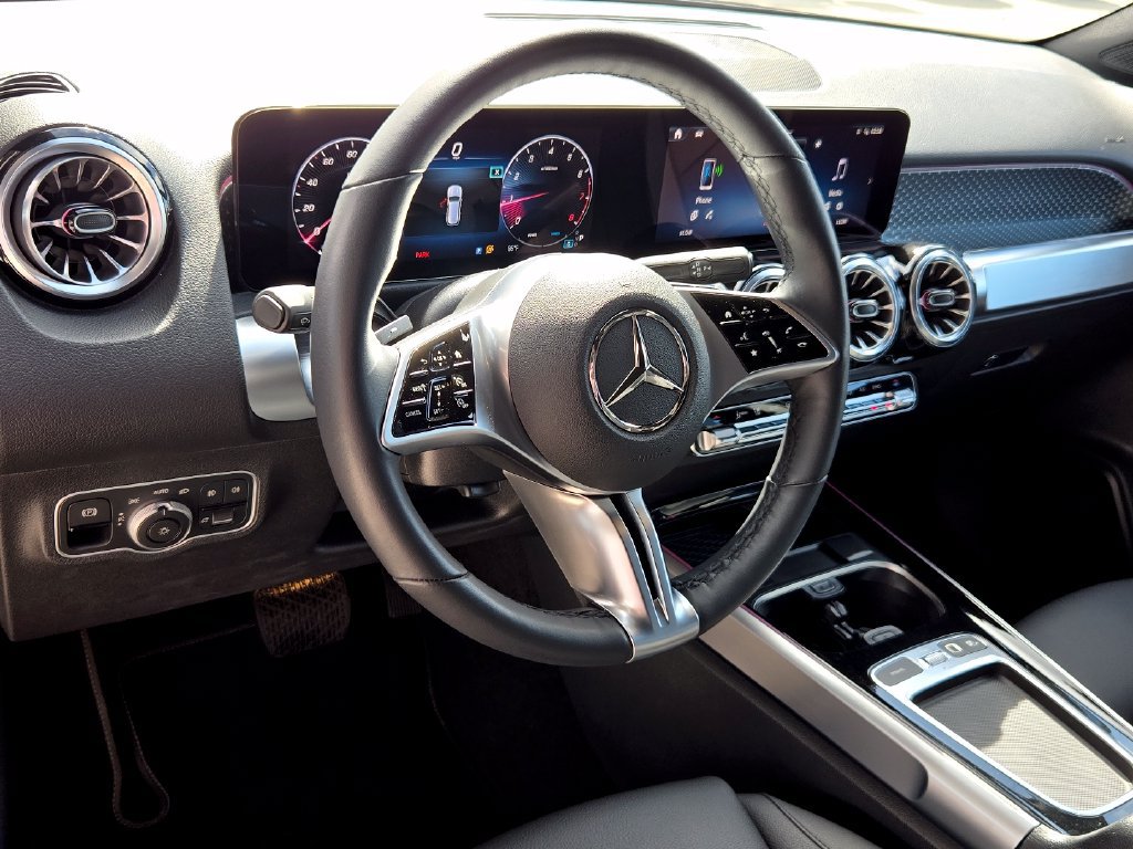 Used 2025 Mercedes-Benz GLB 250 4MATIC image 20