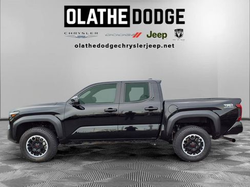 Used 2024 Toyota Tacoma TRD Off-Road image 21
