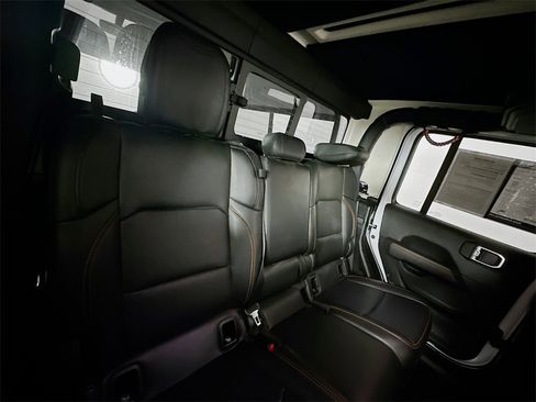 Used 2023 Jeep Gladiator Mojave w/ Cold Weather Group image 26