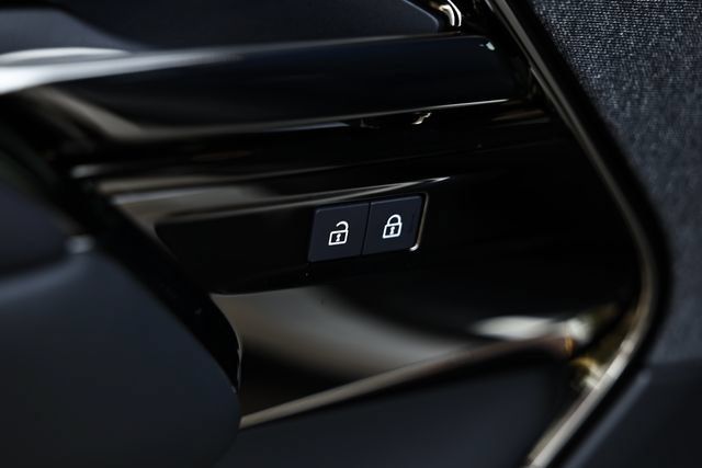 New 2027 Land Rover Range Rover Sport SE AWD/4WD image 30
