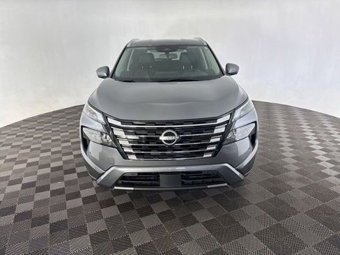 Used 2025 Nissan Rogue SL FWD image 2