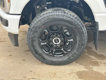 New 2026 Ford F350 4x4 Crew Cab Super Duty