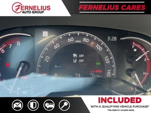 Used 2025 Toyota RAV4 XLE AWD/4WD image 10
