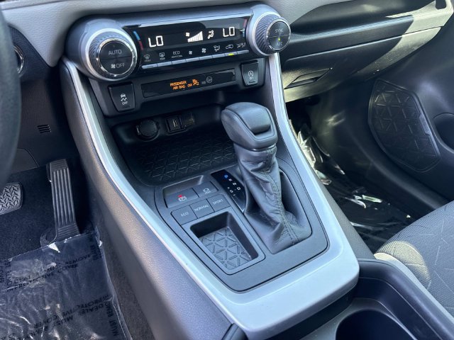 Used 2021 Toyota RAV4 XLE FWD image 26