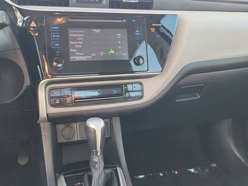 Used 2017 Toyota Corolla LE image 22