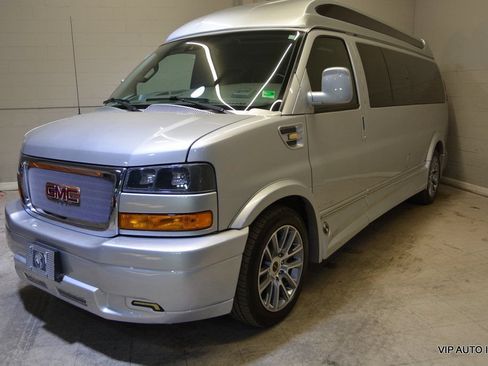 Used 2020 GMC Savana 2500 Extended w/ Enhanced Convenience Package RWD image 2