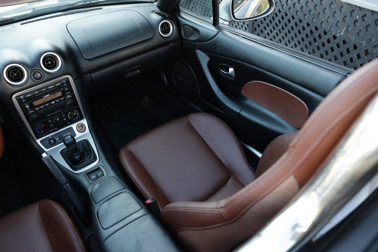 Used 2002 MAZDA MX-5 Miata SE RWD image 16