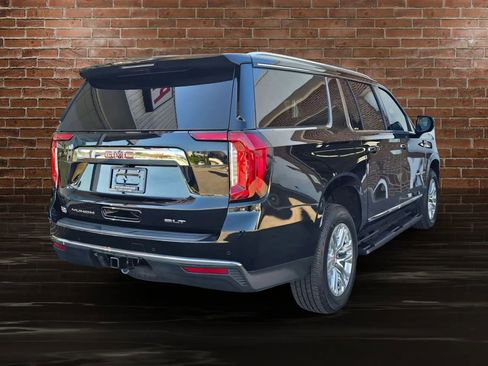 Used 2023 GMC Yukon XL SLT image 9