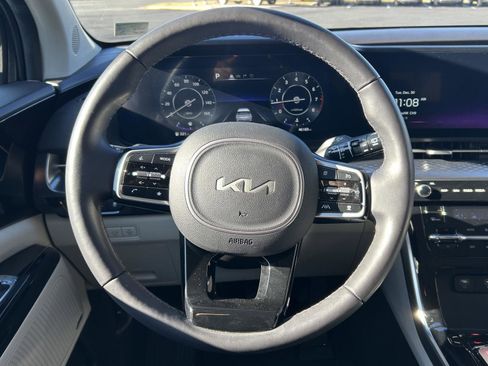 Used 2024 Kia Carnival SX Prestige image 25