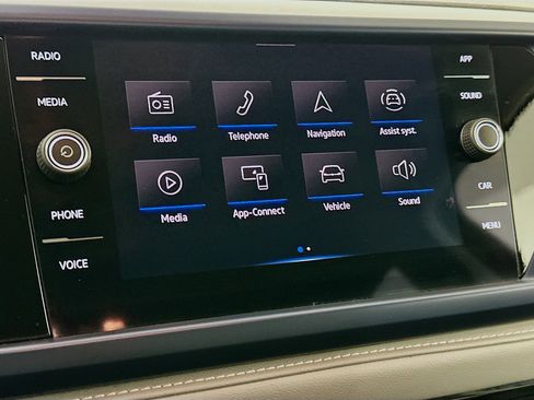 Used 2024 Volkswagen Taos SE image 21