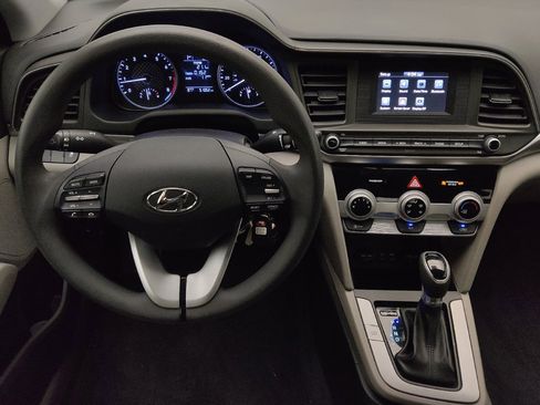 Used 2019 Hyundai Elantra SE w/ Winter Weather Package FWD image 22