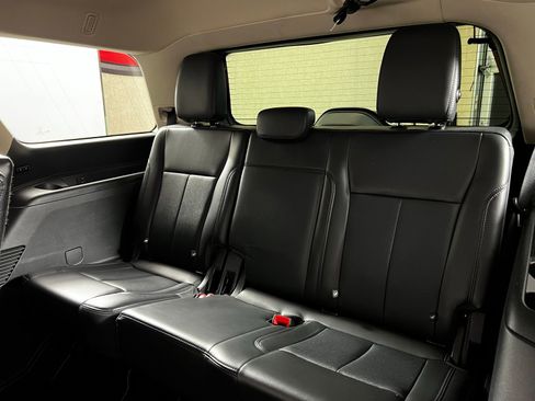 Used 2024 Ford Expedition XLT image 26