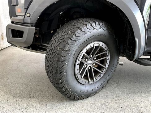 Used 2019 Ford F150 Raptor w/ Equipment Group 802A Luxury image 20