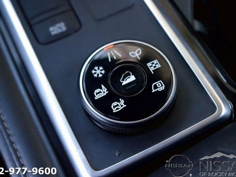 Used 2022 Nissan Pathfinder SL w/ SL Premium Package image 22