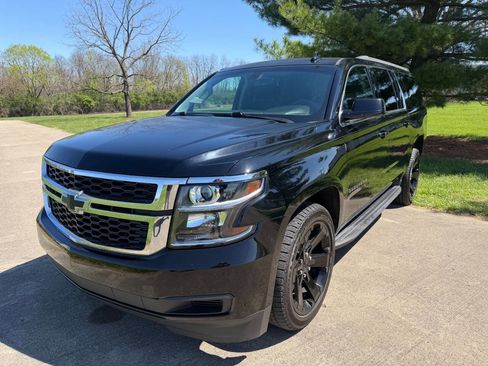 Used 2017 Chevrolet Suburban LS image 2