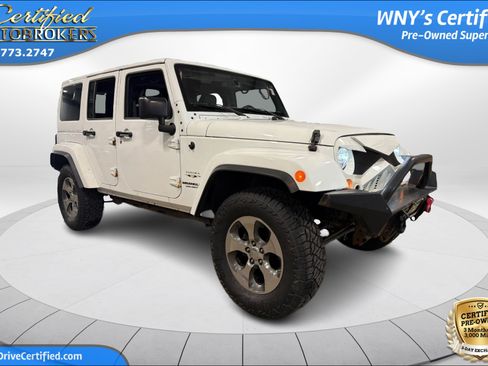 Used 2017 Jeep Wrangler Unlimited Sahara w/ Max Tow Package AWD/4WD image 4