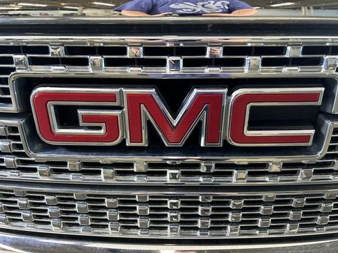 Used 2017 GMC Sierra 1500 Denali w/ Denali Ultimate Package AWD/4WD image 10