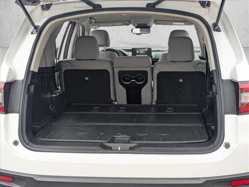 Certified 2023 Honda Pilot LX image 6