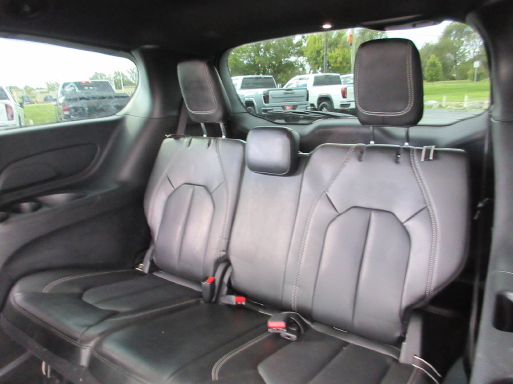Used 2023 Chrysler Pacifica Touring-L w/ S Appearance Package FWD image 21