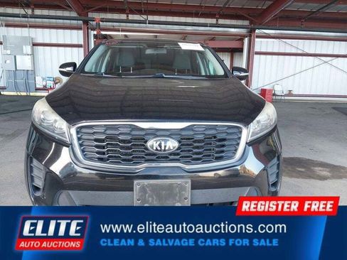 Used 2019 Kia Sorento LX image 11