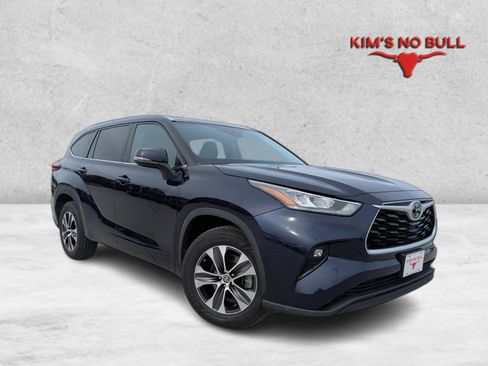 Used 2020 Toyota Highlander XLE image 1