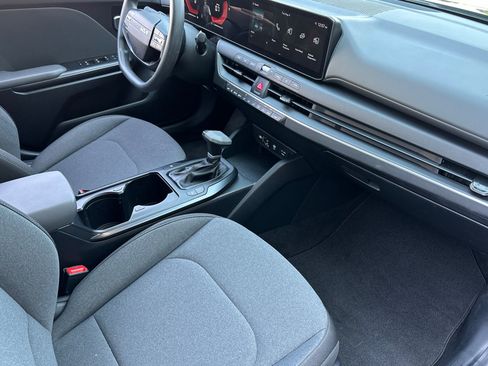 Used 2025 Kia K4 FWD image 16